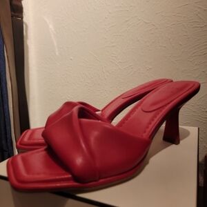 Shoes sandals Heels 👠